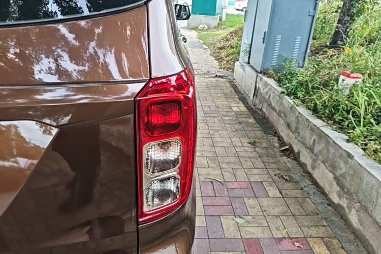 Used Wuling Hongguang 2018 1.5L S Comfort Model L2B Right Rear Taillight
