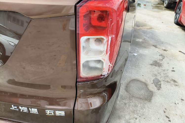 Used Wuling Hongguang 2018 1.5L S Comfort Model L2B Right Rear Taillight