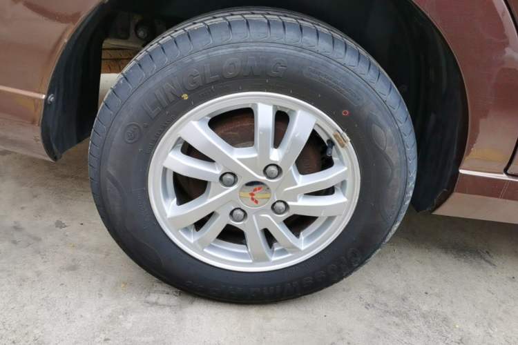 Used Wuling Hongguang 2018 1.5L S Comfort Model L2B Right Rear Wheel Hub