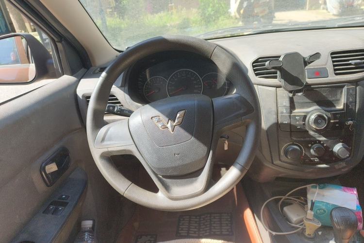 Used Wuling Hongguang 2018 1.5L Classic S Base Model Steering Wheel
