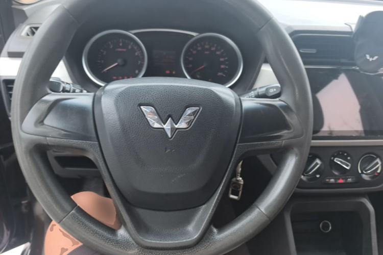 Used Wuling Hongguang 2018 1.5L S Standard Version L2B Steering Wheel