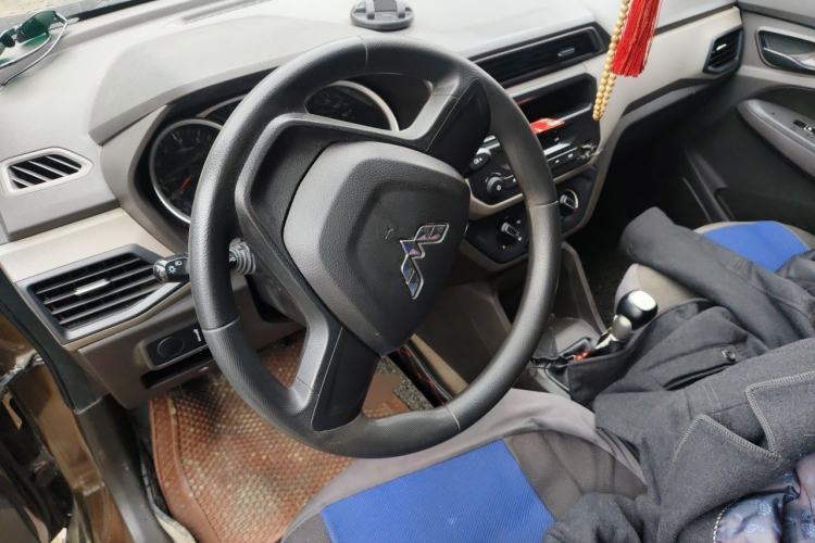 Used Wuling Hongguang 2018 1.5L S Standard Version L2B Steering Wheel