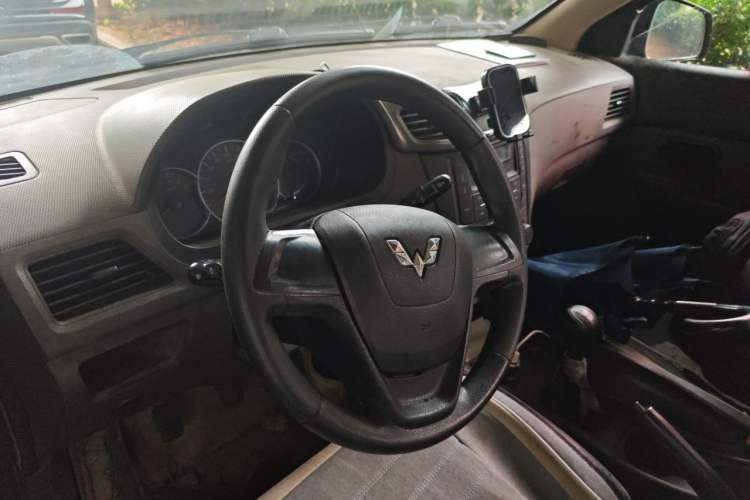 Used Wuling Hongguang 2018 1.5L Classic S Base Model Steering Wheel