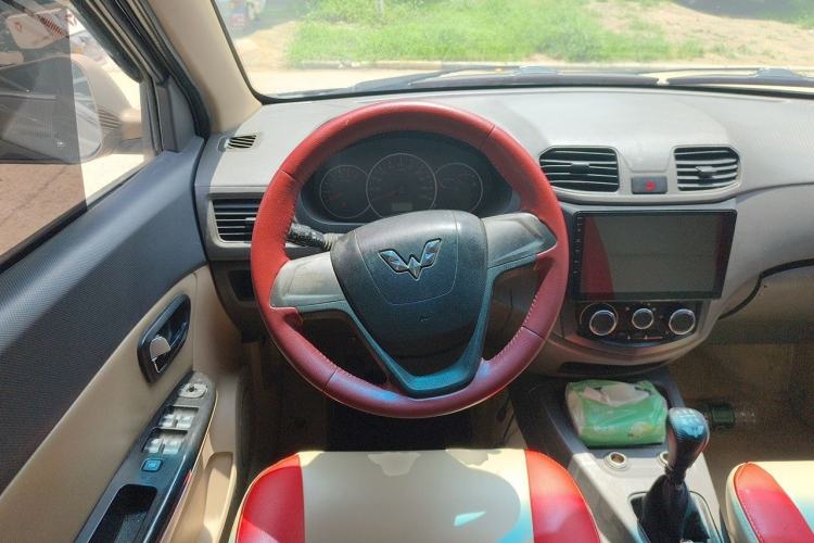Used Wuling Hongguang 2018 1.5L Classic S Standard Model Steering Wheel