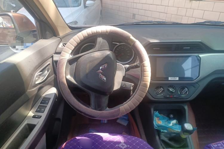 Used Wuling Hongguang 2018 1.5L S Comfort Model L2B Steering Wheel