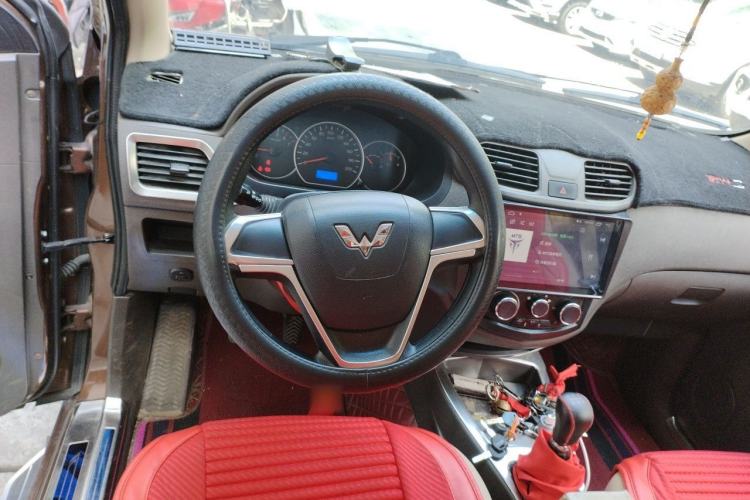 Used Wuling Hongguang 2018 1.5L Classic S Base Model Steering Wheel