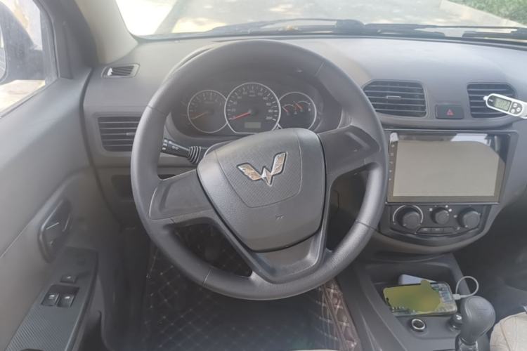 Used Wuling Hongguang 2018 1.2L Classic S Base Model Steering Wheel