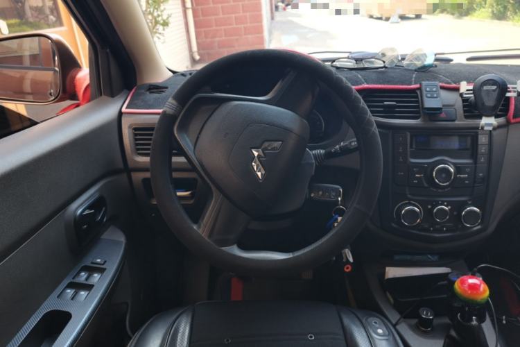 Used Wuling Hongguang 2018 1.5L S Standard Version L2B Steering Wheel