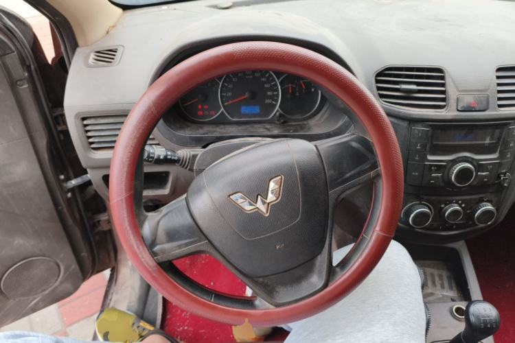 Used Wuling Hongguang 2018 1.5L S Standard Version L2B Steering Wheel