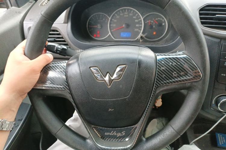 Used Wuling Hongguang 2018 1.5L Classic S Standard Model Steering Wheel