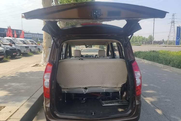 Used Wuling Hongguang 2018 1.2L Classic S Base Model Trunk
