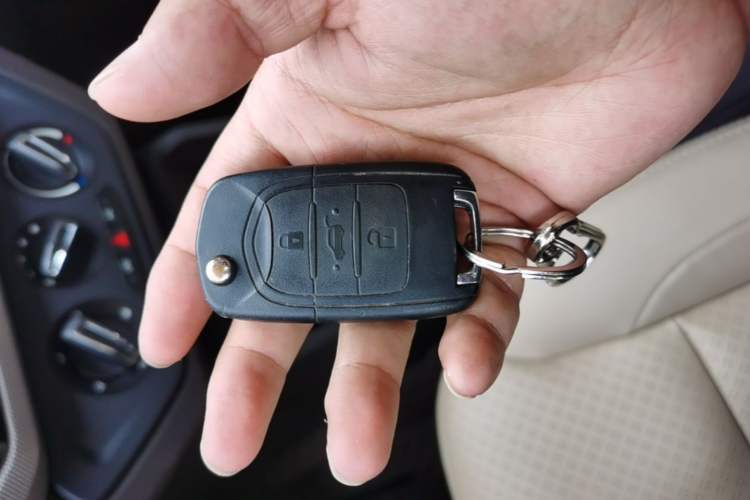 Used Wuling Hongguang 2018 1.5L S Comfort Model L2B Vehicle Key