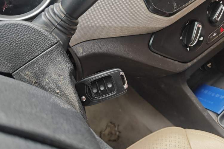 Used Wuling Hongguang 2018 1.5L S Comfort Model L2B Vehicle Key