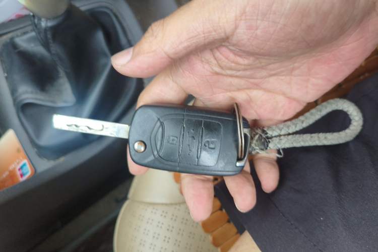 Used Wuling Hongguang 2018 1.5L S Comfort Model L2B Vehicle Key