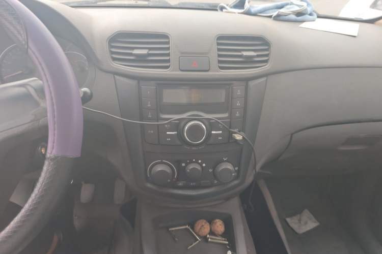 Used Wuling Hongguang 2018 1.2L Classic S Base Model Audio And AC Panel