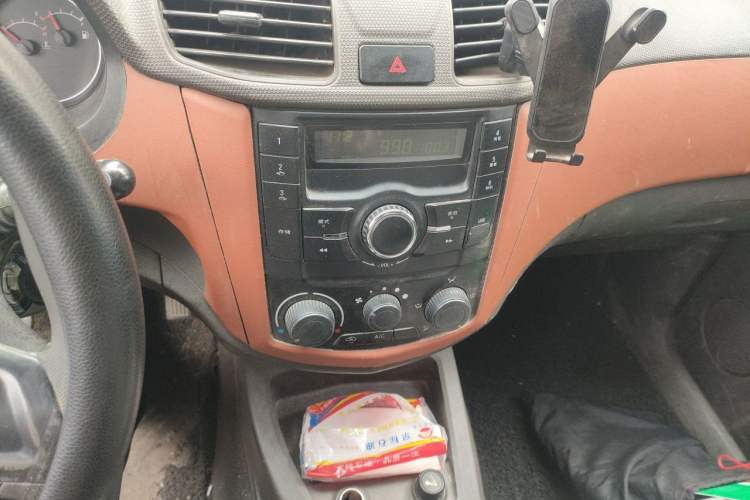 Used Wuling Hongguang 2018 1.5L Classic S Base Model Audio And AC Panel