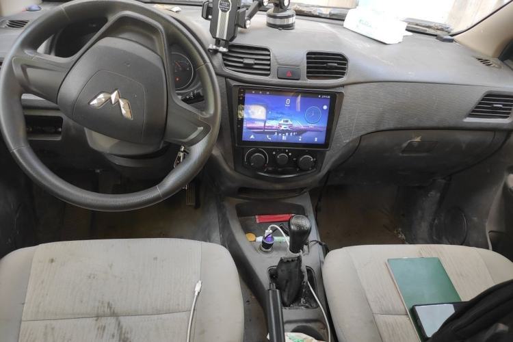 Used Wuling Hongguang 2018 1.5L Classic S Base Model Center Console
