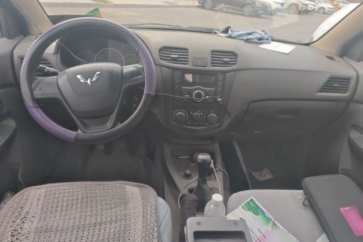 Used Wuling Hongguang 2018 1.2L Classic S Base Model Center Console