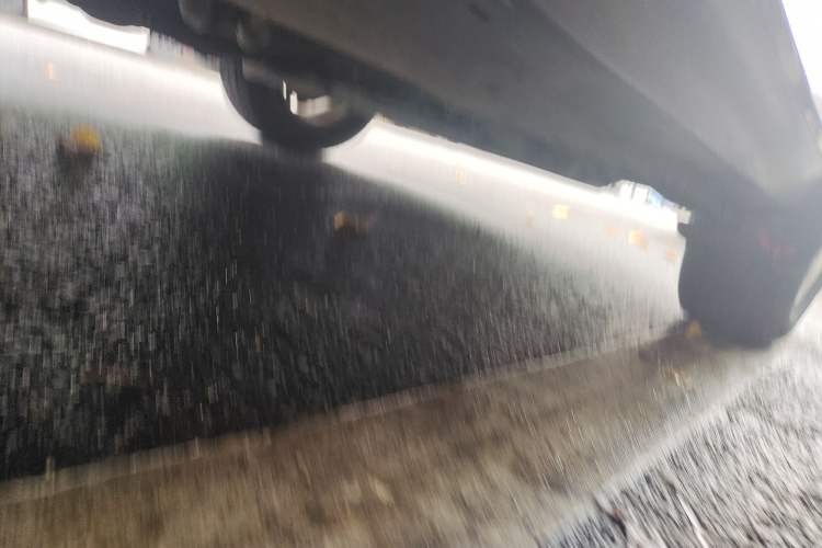 Used Wuling Hongguang 2018 1.5L S Comfort Model L2B Chassis Rear Right