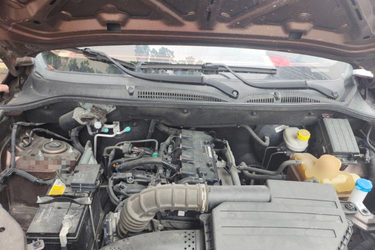Used Wuling Hongguang 2018 1.5L S Comfort Model L2B Engine Bay