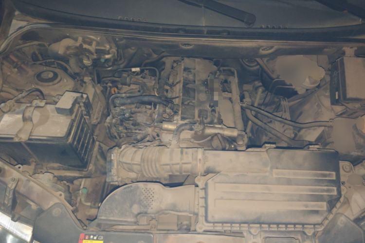 Used Wuling Hongguang 2018 1.5L Classic S Standard Model Engine Bay