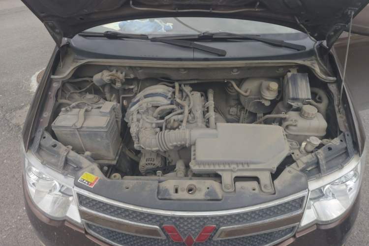 Used Wuling Hongguang 2018 1.2L Classic S Base Model Engine Bay