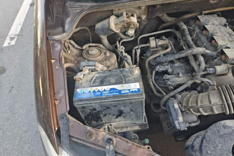 Used Wuling Hongguang 2018 1.5L S Comfort Model L2B Engine Bay Right