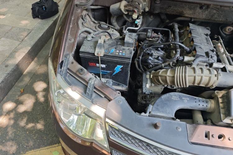 Used Wuling Hongguang 2018 1.5L Classic S Standard Model Engine Bay Right