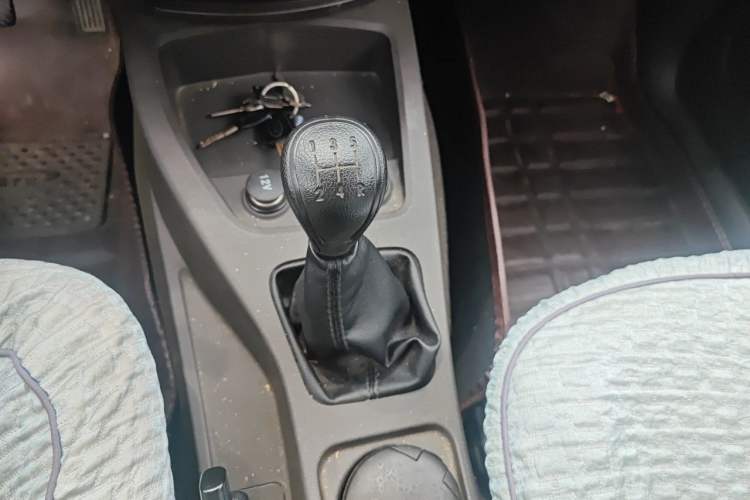 Used Wuling Hongguang 2018 1.5L Classic S Base Model Gear Lever