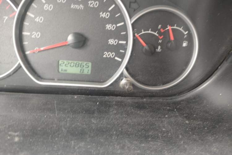 Used Wuling Hongguang 2018 1.5L Classic S Base Model Odometer Close Up
