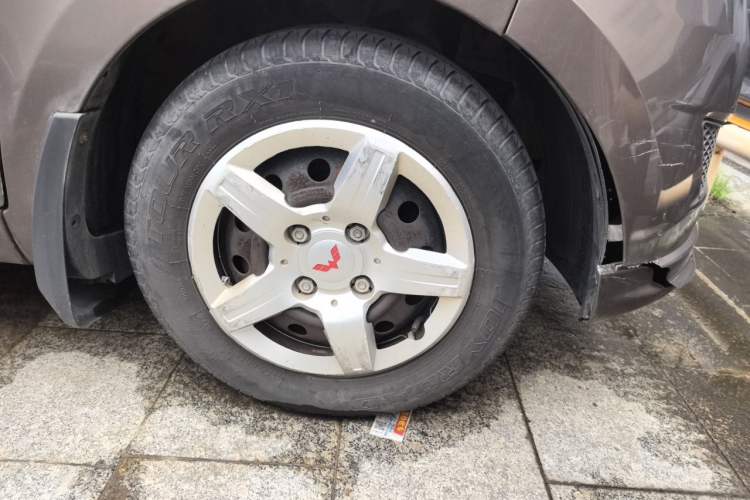 Used Wuling Hongguang 2018 1.5L Classic S Base Model Right Front Wheel Hub
