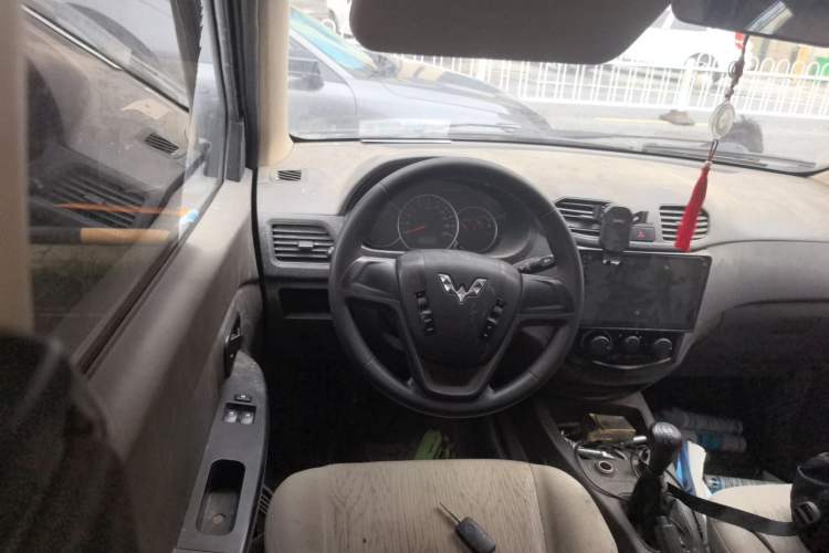 Used Wuling Hongguang 2018 1.5L Classic S Base Model Steering Wheel