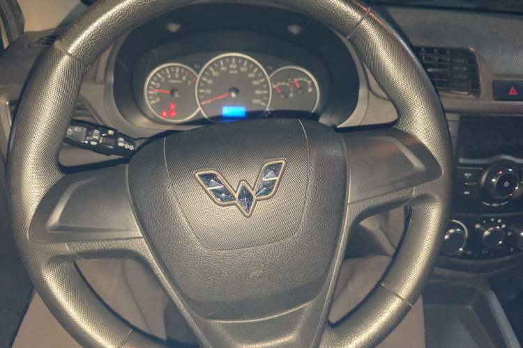 Used Wuling Hongguang 2018 1.5L Classic S Standard Model Steering Wheel