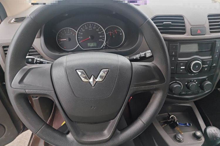 Used Wuling Hongguang 2018 1.5L Classic S Base Model Steering Wheel