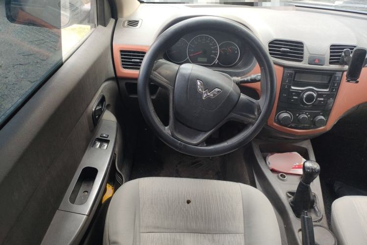 Used Wuling Hongguang 2018 1.5L Classic S Base Model Steering Wheel