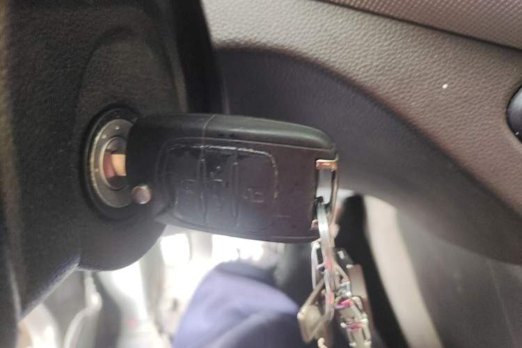 Used Wuling Hongguang 2018 1.5L S Comfort Model L2B Vehicle Key