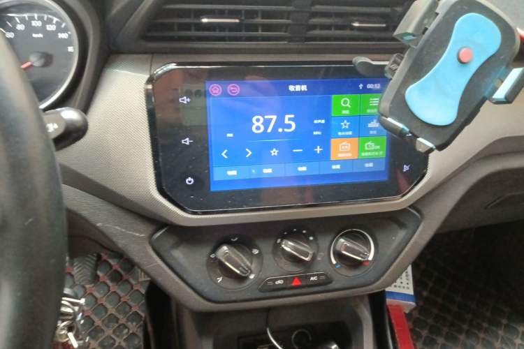 Used Wuling Hongguang 2018 1.5L Classic S Base Model Audio And AC Panel