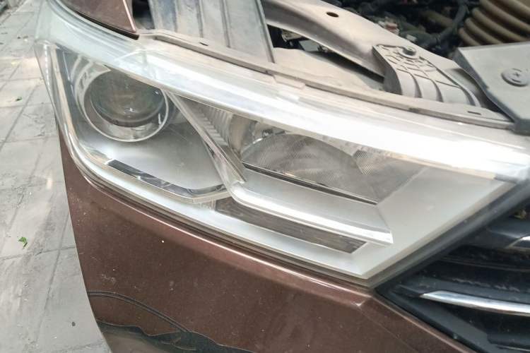 Used Wuling Hongguang 2018 1.5L Classic S Base Model Right Front Headlight