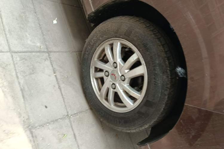 Used Wuling Hongguang 2018 1.5L Classic S Base Model Right Front Wheel Hub