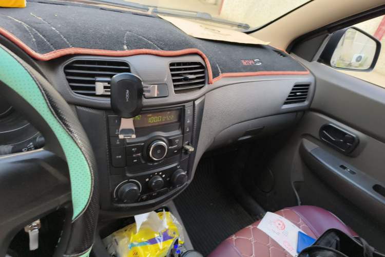 Used Wuling Hongguang 2018 1.5L Classic S Base Model Audio And AC Panel