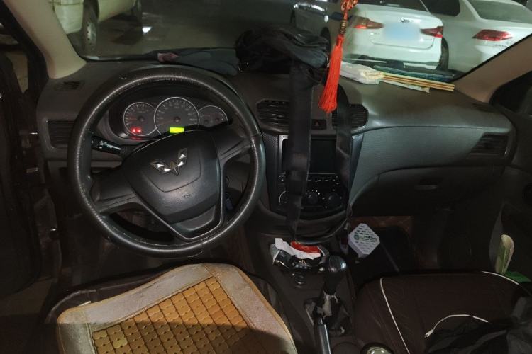 Used Wuling Hongguang 2018 1.2L Classic S Base Model Center Console