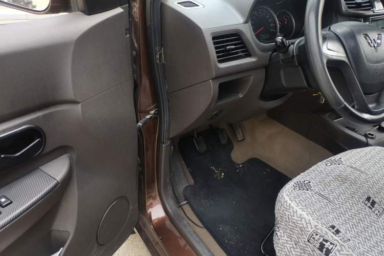 Used Wuling Hongguang 2018 1.5L Classic S Standard Model Driver Seat