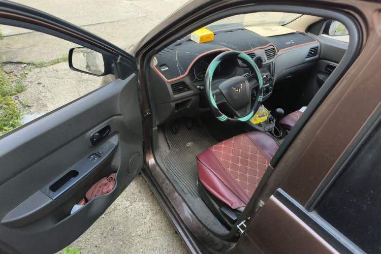 Used Wuling Hongguang 2018 1.5L Classic S Base Model Driver Seat