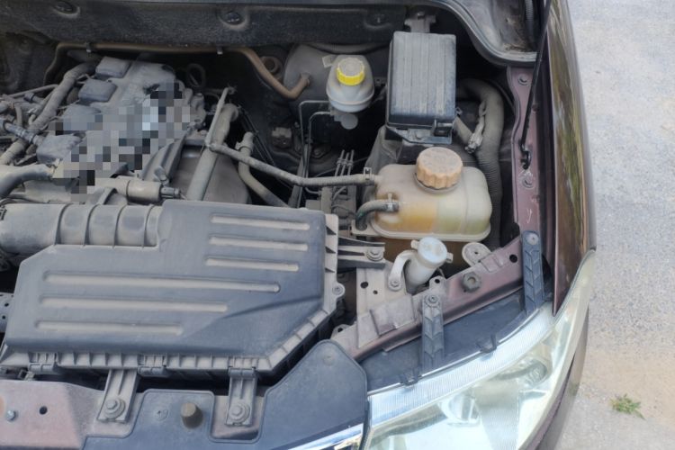 Used Wuling Hongguang 2018 1.5L Classic S Standard Model Engine Bay Left
