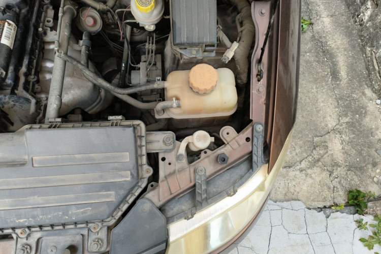 Used Wuling Hongguang 2018 1.5L Classic S Base Model Engine Bay Left