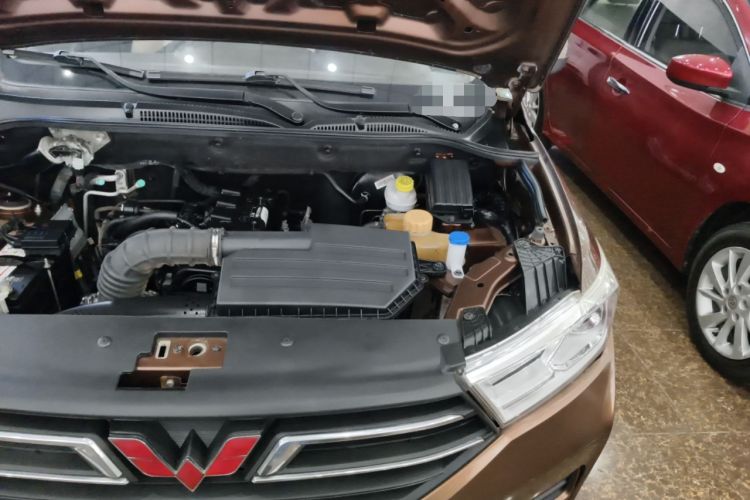 Used Wuling Hongguang 2018 1.5L S Standard Version L2B Engine Bay Left
