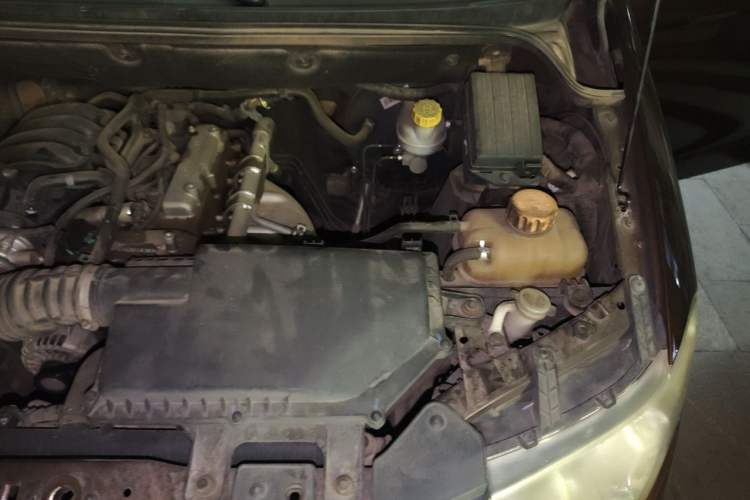 Used Wuling Hongguang 2018 1.2L Classic S Base Model Engine Bay Left