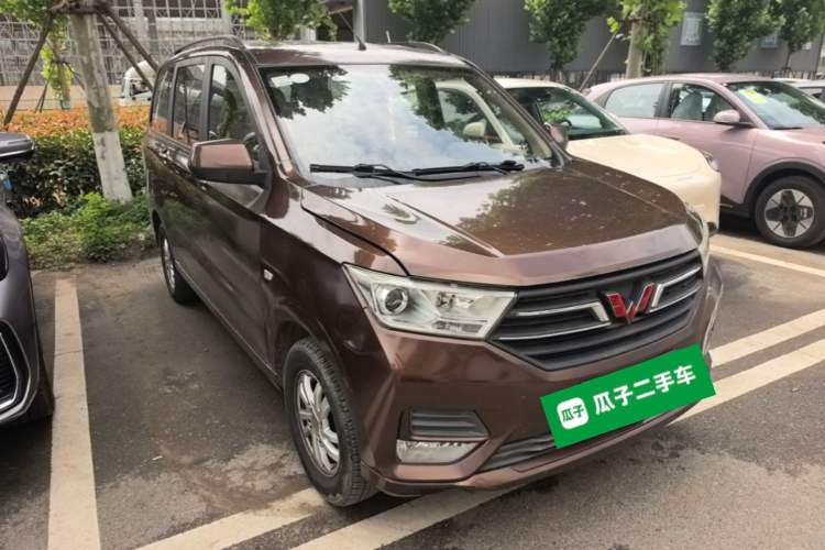 Used Wuling Hongguang 2018 1.5L S Comfort Model L2B Front Right 45 Deg