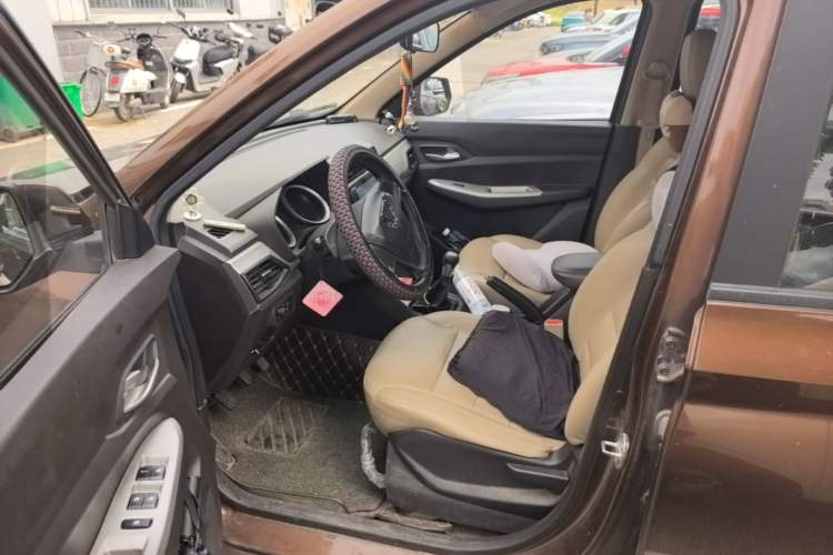 Used Wuling Hongguang 2018 1.5L S Comfort Model L2B Left Front Seat