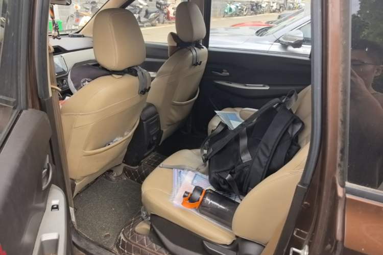Used Wuling Hongguang 2018 1.5L S Comfort Model L2B Left Rear Seat